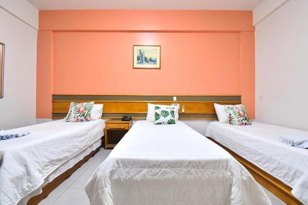 Hotel Lawrence 3*