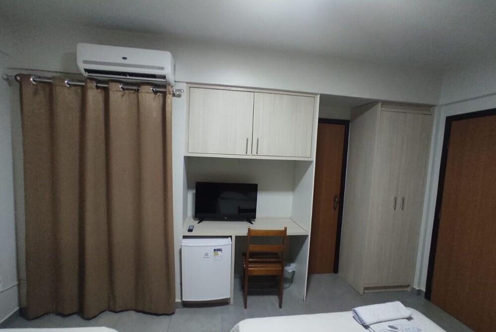 Hotel Lawrence 3*